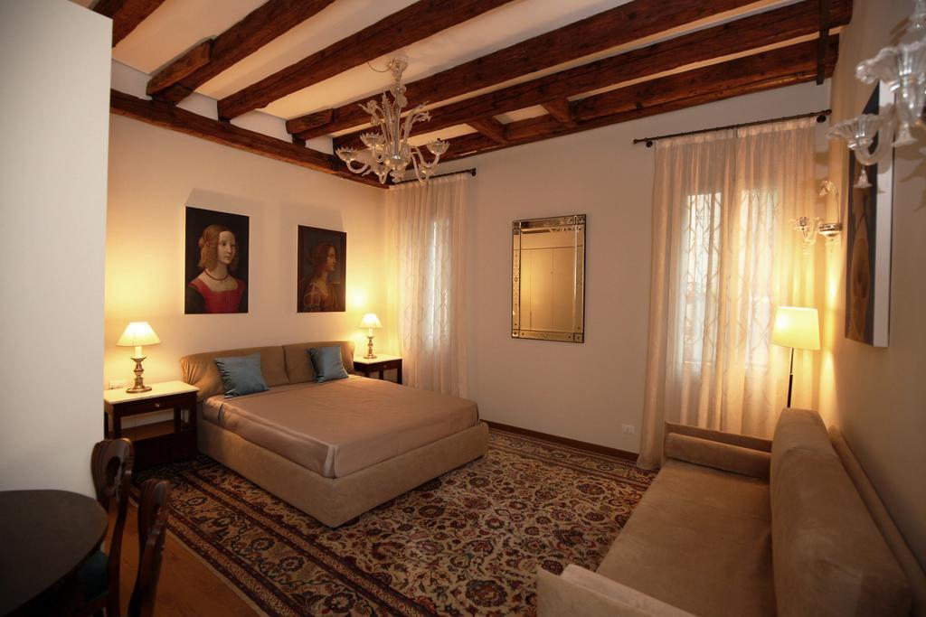 Le Conterie Blu E Rosse Venecia